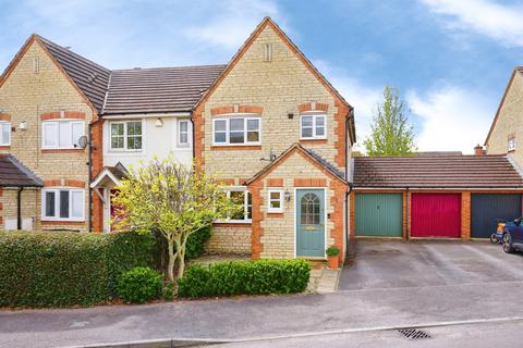 3 bedroom end of terrace house for sale, Campion Place, Bicester