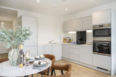 2 bedroom apartment to rent, Elmsleigh Road Staines TW18