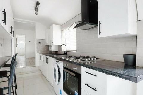 4 bedroom terraced house to rent, Southampton Street,  Reading,  RG1