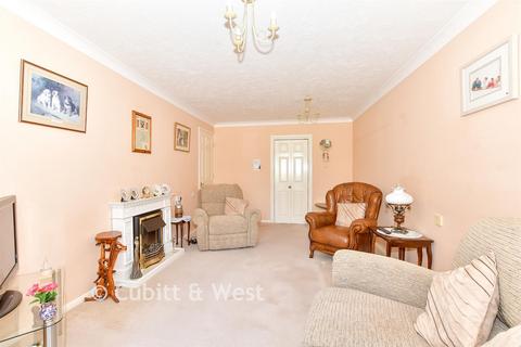 1 bedroom ground floor flat for sale, Holman Close, Waterlooville, Hampshire