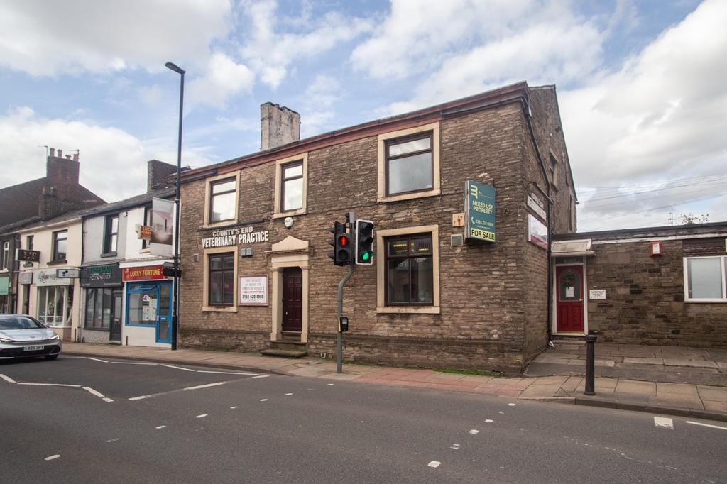 3 bedroom flat for sale