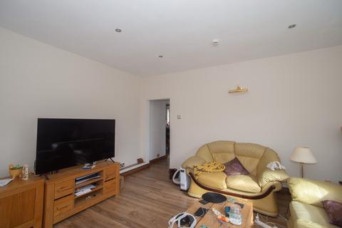 3 bedroom flat for sale, High Street, Lees OL4