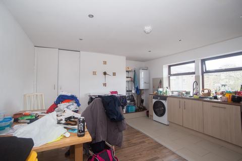 3 bedroom flat for sale, High Street, Lees OL4