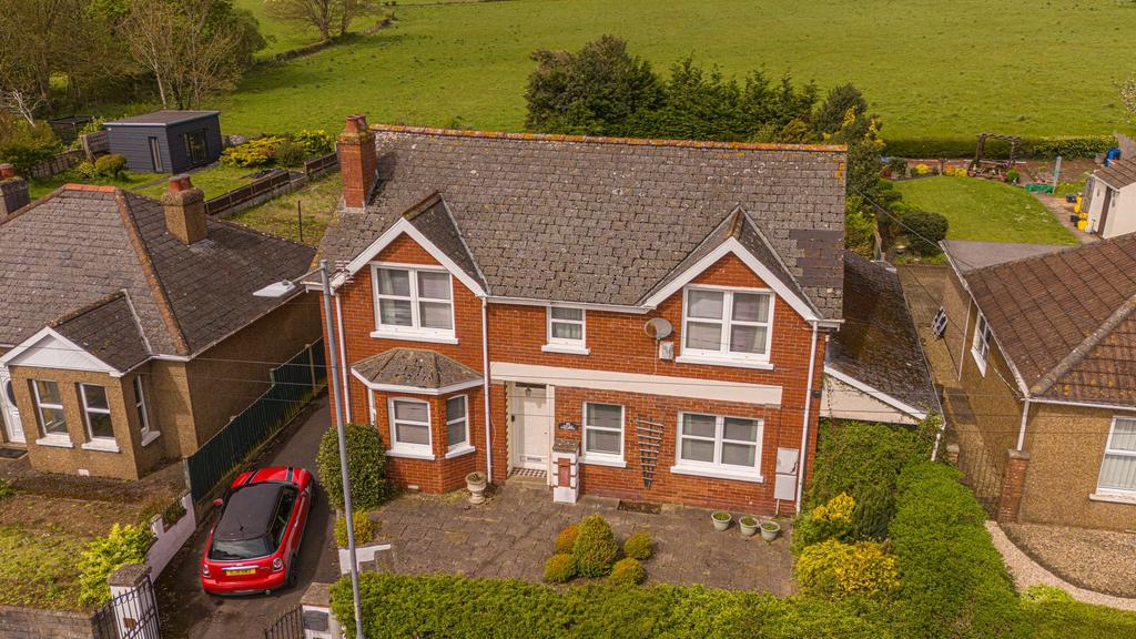 Main Road, Portskewett, NP26 4 bed detached house for sale - £440,000