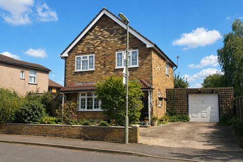 Riverside Place Stanwell, Middlesex, TW19