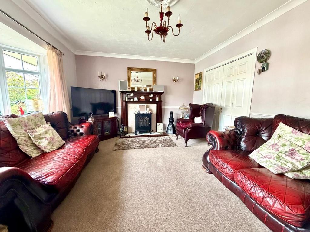 Riverside Place Stanwell, Middlesex, TW19 - View 2