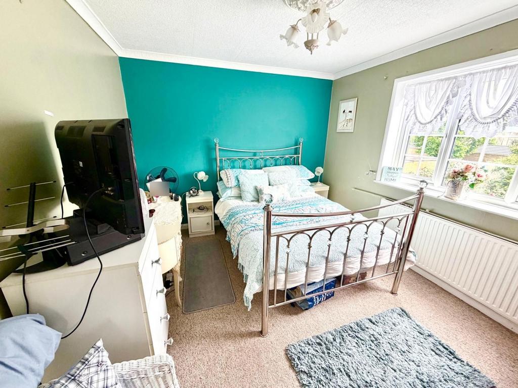 Riverside Place Stanwell, Middlesex, TW19 - View 6
