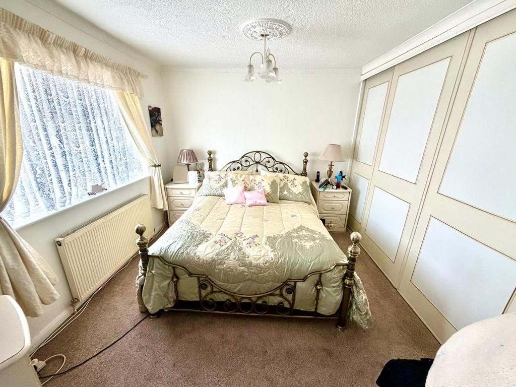 Riverside Place Stanwell, Middlesex, TW19 - More