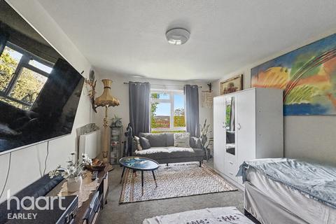 1 bedroom in a house share to rent, Southcote Road, READING