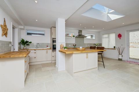 6 bedroom townhouse for sale, Royal Parade, Eastbourne