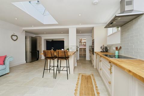 6 bedroom townhouse for sale, Royal Parade, Eastbourne