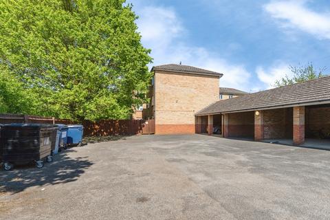 2 bedroom flat for sale, Tamarin Gardens, CAMBRIDGE, Cambridgeshire, CB1
