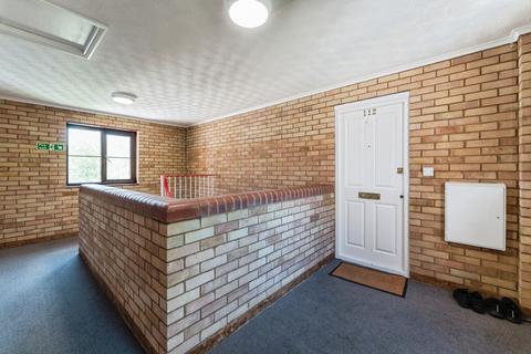 2 bedroom flat for sale, Tamarin Gardens, CAMBRIDGE, Cambridgeshire, CB1