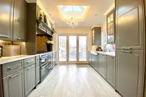 4 bedroom semi-detached house for sale, Shepherds Hill, Harold Wood