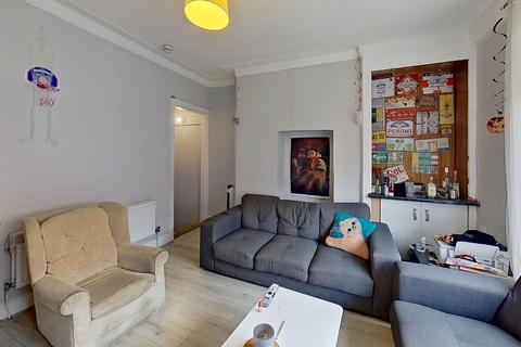 5 bedroom terraced house to rent, Manor Drive, Hyde Park, Leeds, West Yorkshire