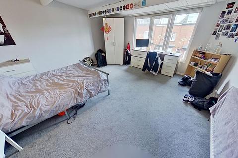 5 bedroom terraced house to rent, Manor Drive, Hyde Park, Leeds, West Yorkshire