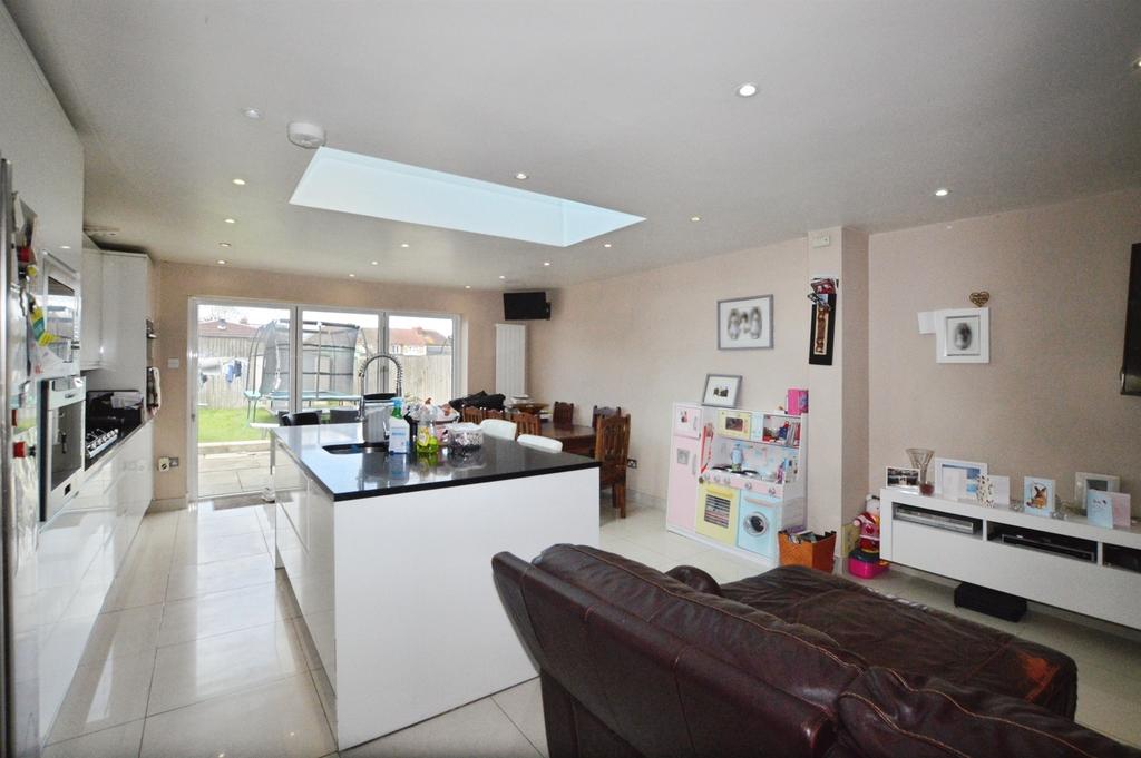 House in London, London Borough of Harrow - View 3