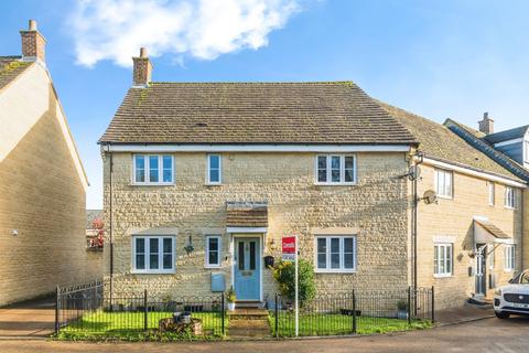 3 bedroom end of terrace house for sale, Stocks Lane, Carterton
