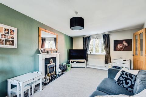 3 bedroom end of terrace house for sale, Stocks Lane, Carterton