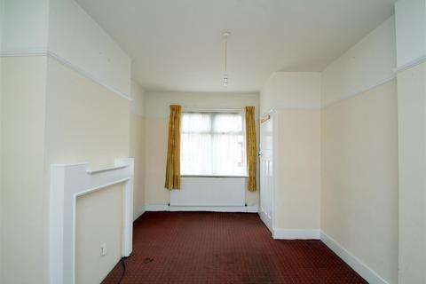 4 bedroom terraced house to rent, Leighton Avenue, London