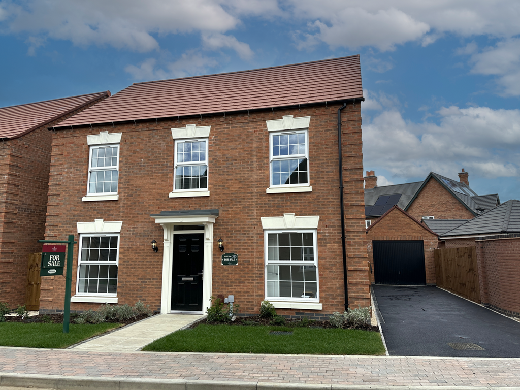 4 bedroom detached house for sale