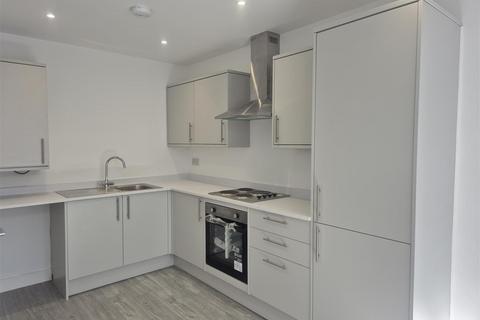 Studio to rent, High Street, Brockmoor, Brierley Hill