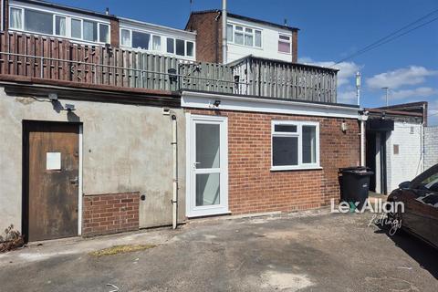 Studio to rent, High Street, Brockmoor, Brierley Hill