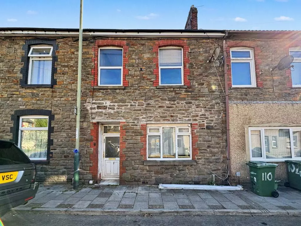 Commercial Street, Senghenydd, CF83 4GZ 2 bed terraced house for
