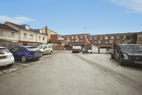 undefined, Priorswood Place, Taunton