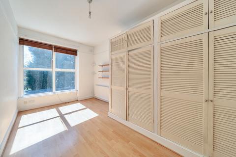 undefined, Queens Avenue, London, N10