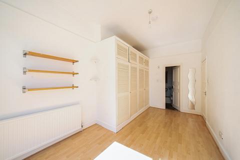 undefined, Queens Avenue, London, N10