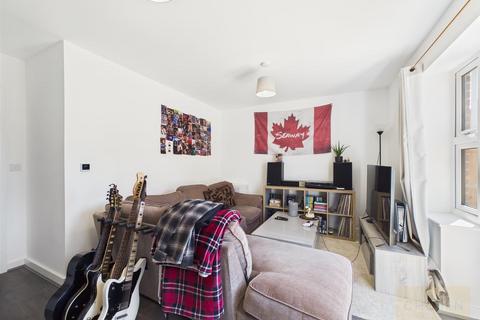 3 bedroom semi-detached house to rent, Spindle Way, Hardwicke, Gloucester