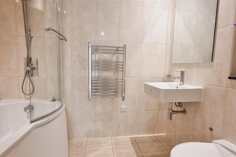 2 bedroom flat to rent, Rivington Apartments, Railway Terrace