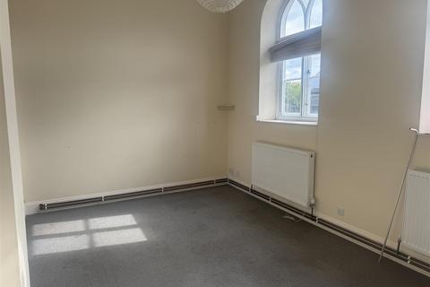 2 bedroom apartment to rent, Bulford, Wellington