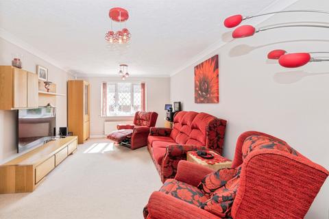 4 bedroom detached house for sale, Thellusson Way, Rickmansworth