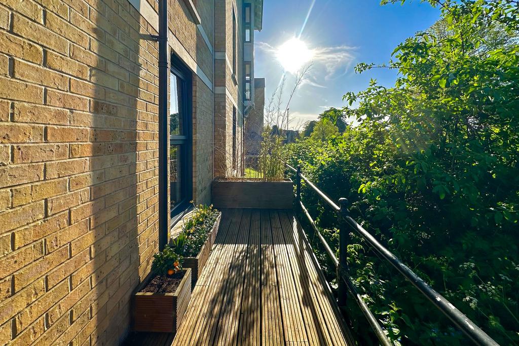 Auckland Road, Auckland Court Auckland Road, CB5 – pohled 5