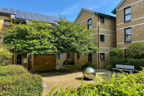 1 bedroom flat for sale, Auckland Road, Auckland Court Auckland Road, CB5