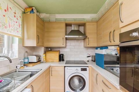 2 bedroom retirement property for sale, Station Road, Clacton-on-sea, CO15