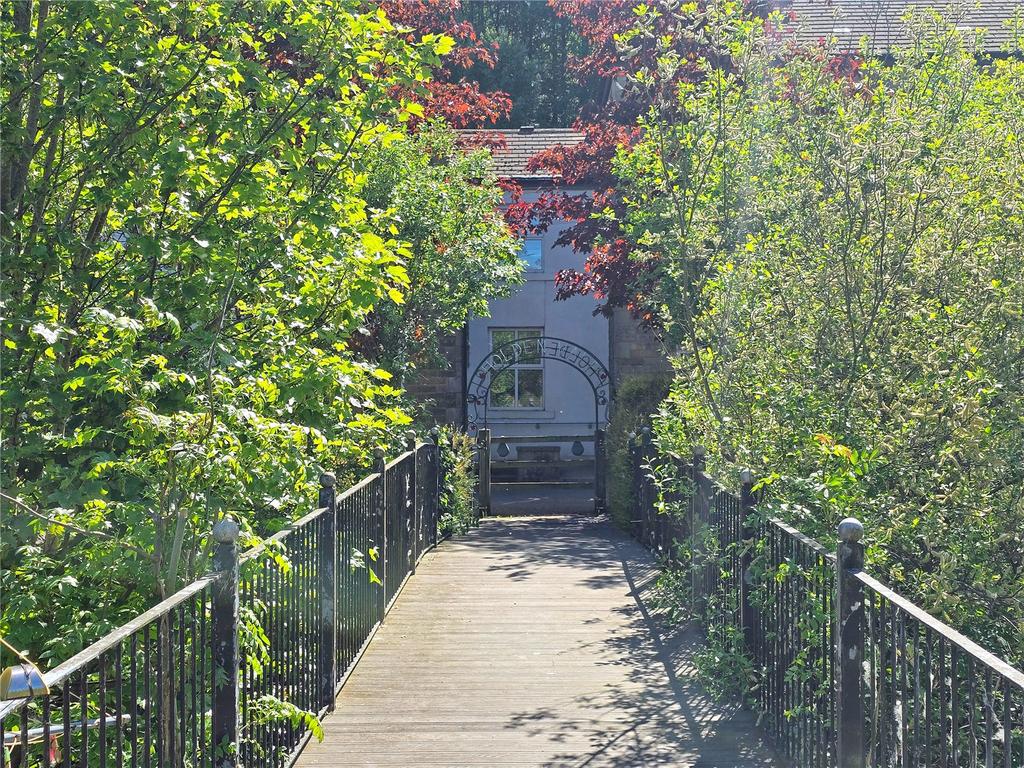 Bridge To Gardens