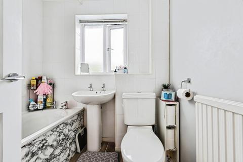 3 bedroom semi-detached house for sale, Bayleaf Avenue, Swindon