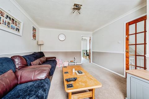 3 bedroom semi-detached house for sale, Bayleaf Avenue, Swindon
