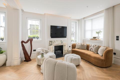 Campden Hill Road, Kensington, London