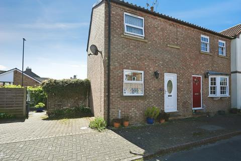 2 bedroom end of terrace house for sale, Waterside, Ripon