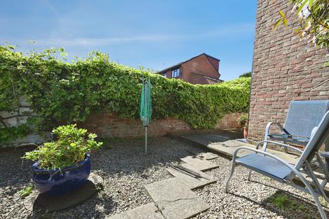 2 bedroom end of terrace house for sale, Waterside, Ripon