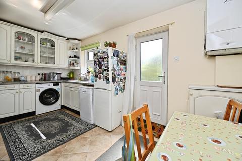 2 bedroom end of terrace house for sale, Waterside, Ripon