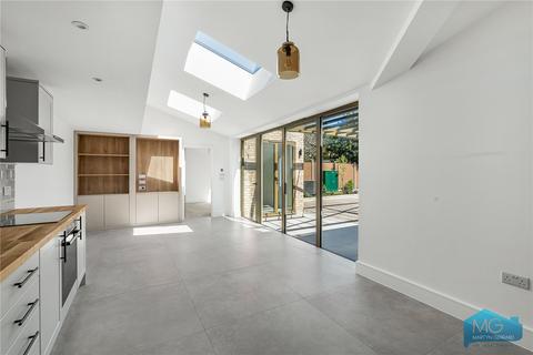 3 bedroom bungalow for sale, Bow Lane, London, N12