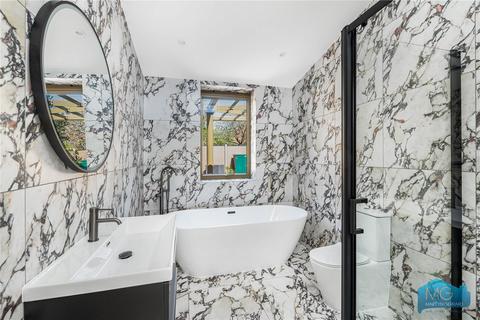 3 bedroom bungalow for sale, Bow Lane, London, N12