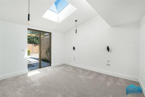 3 bedroom bungalow for sale, Bow Lane, London, N12