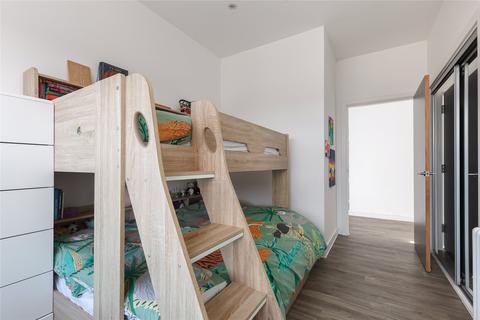 3 bedroom penthouse for sale, Shrubhill Walk, Edinburgh