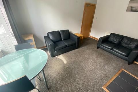3 bedroom flat to rent, Glen Street, Edinburgh, Midlothian, EH3